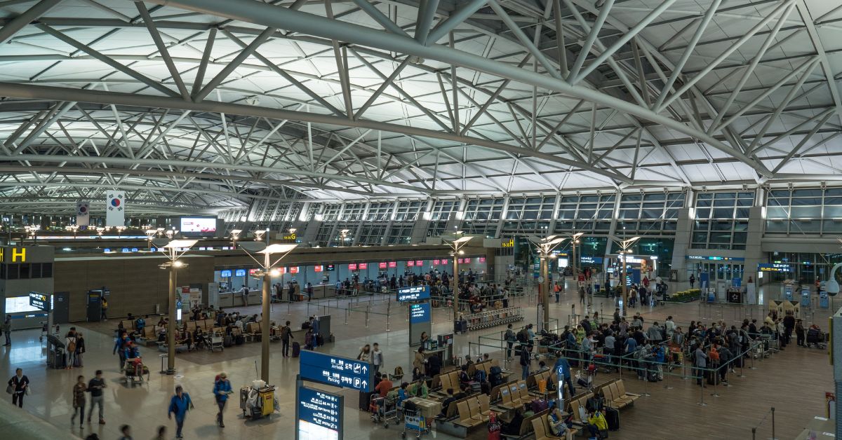 Maldives International Airport - Icarus Jet