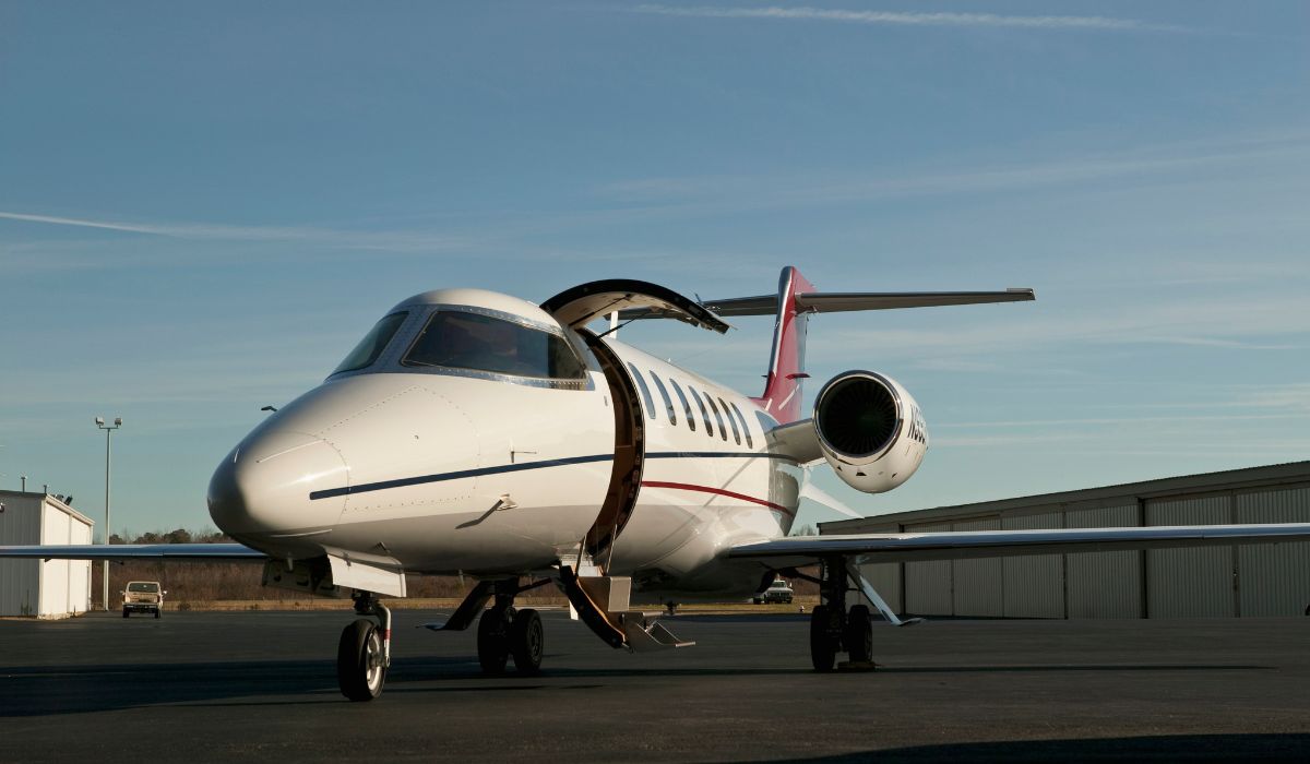 How to Charter a Private Jet